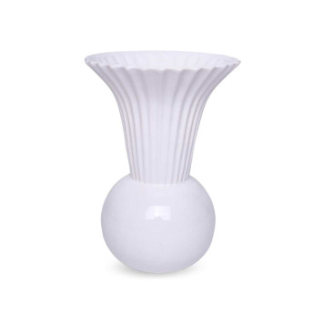 Biały wazon ceramiczny